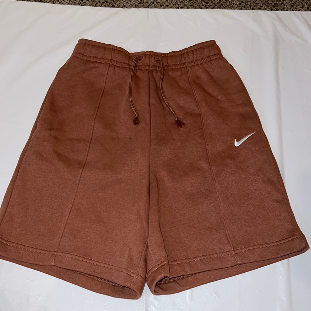 NIKE Sweat Shorts